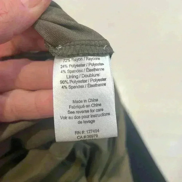 Heartloom army green jumpsuit size medium. In perfect condition! - Picture 13 of 13